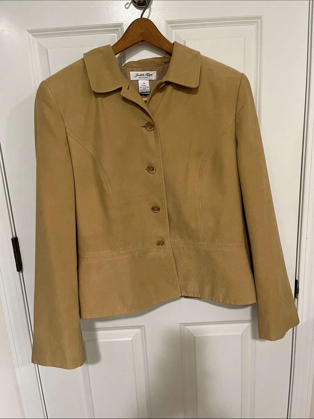 Tailored Camel Women's Button-Front Suit Jacket with Pants
